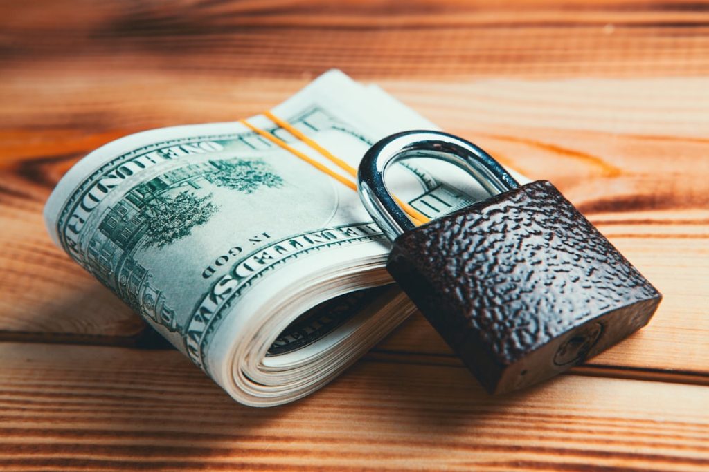 Het vermogen van Patty Brard: Een blik op haar financiële succes