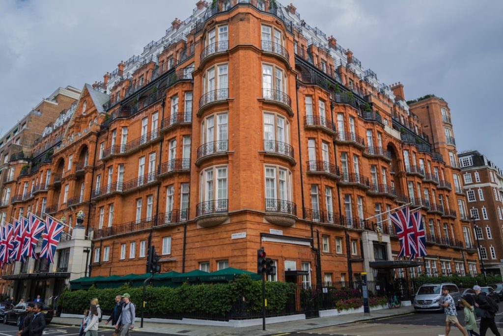 Het vermogen van Willem Alexander: hoe de koning zakelijk zijn financiën regelt